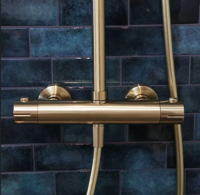 Colonne de douche thermostatique ESSEBAGNO Or – Image 2