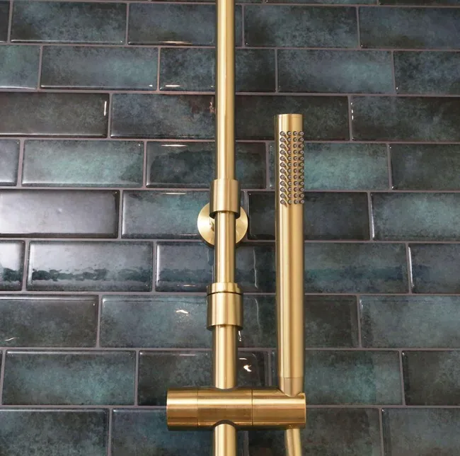 Colonne de douche thermostatique ESSEBAGNO Or – Image 6