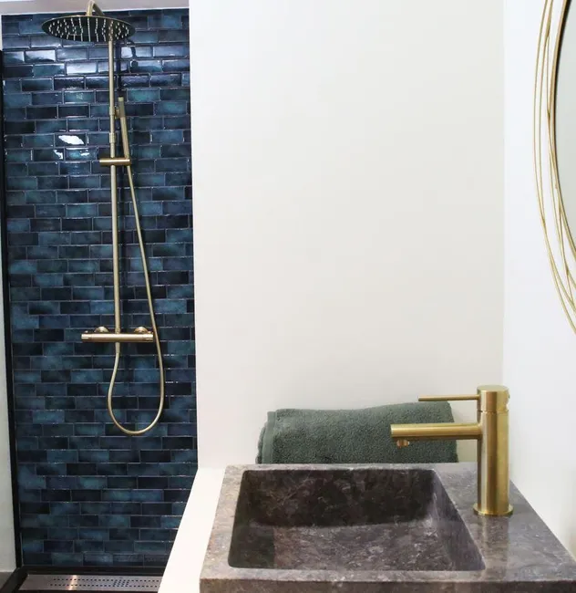 Colonne de douche thermostatique ESSEBAGNO Or – Image 4
